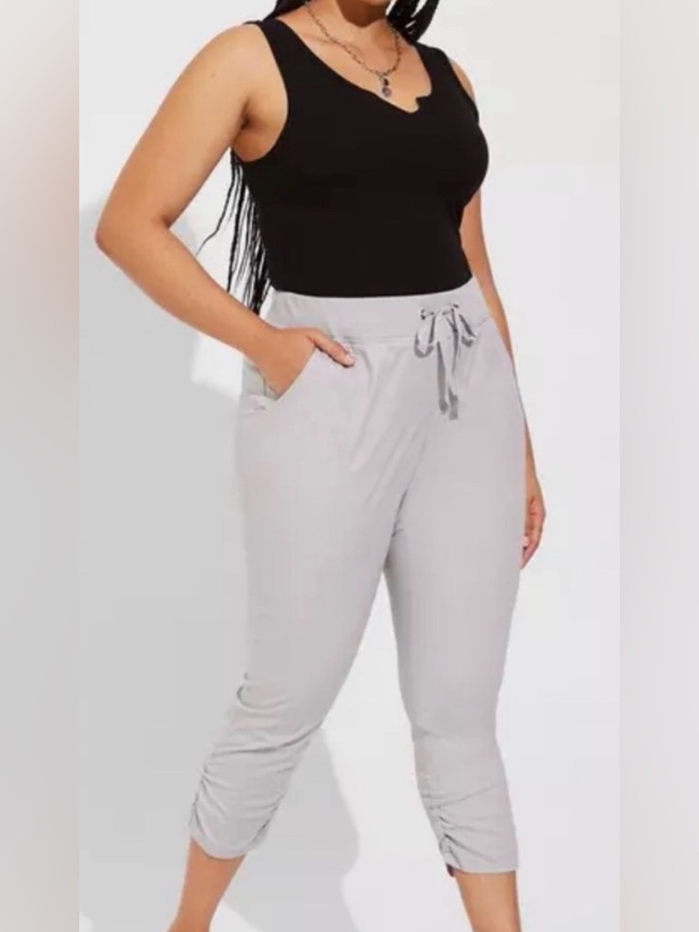 NWT - torrid Crop Pull-On Skinny Stretch Poplin Mid-Rise Pant in Light Gray